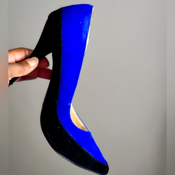 Shoes - Picture 2 of 8